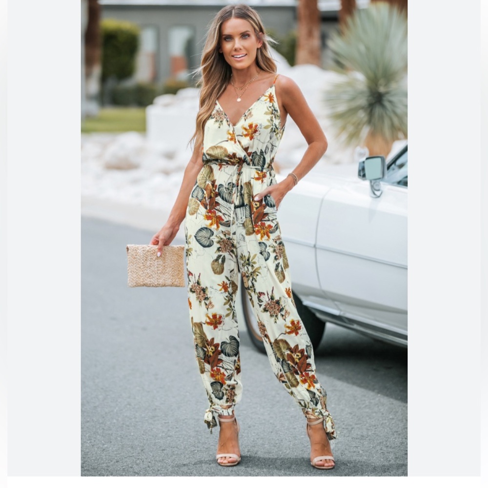 Cupshe Tropical Leaf Print Drawstring Jogger Jumpsuit Size Medium New with Tags - Picture 1 of 5